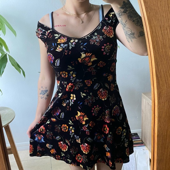 Floral multi color Mini Dress From Forever 21 Size S - Picture 5 of 5